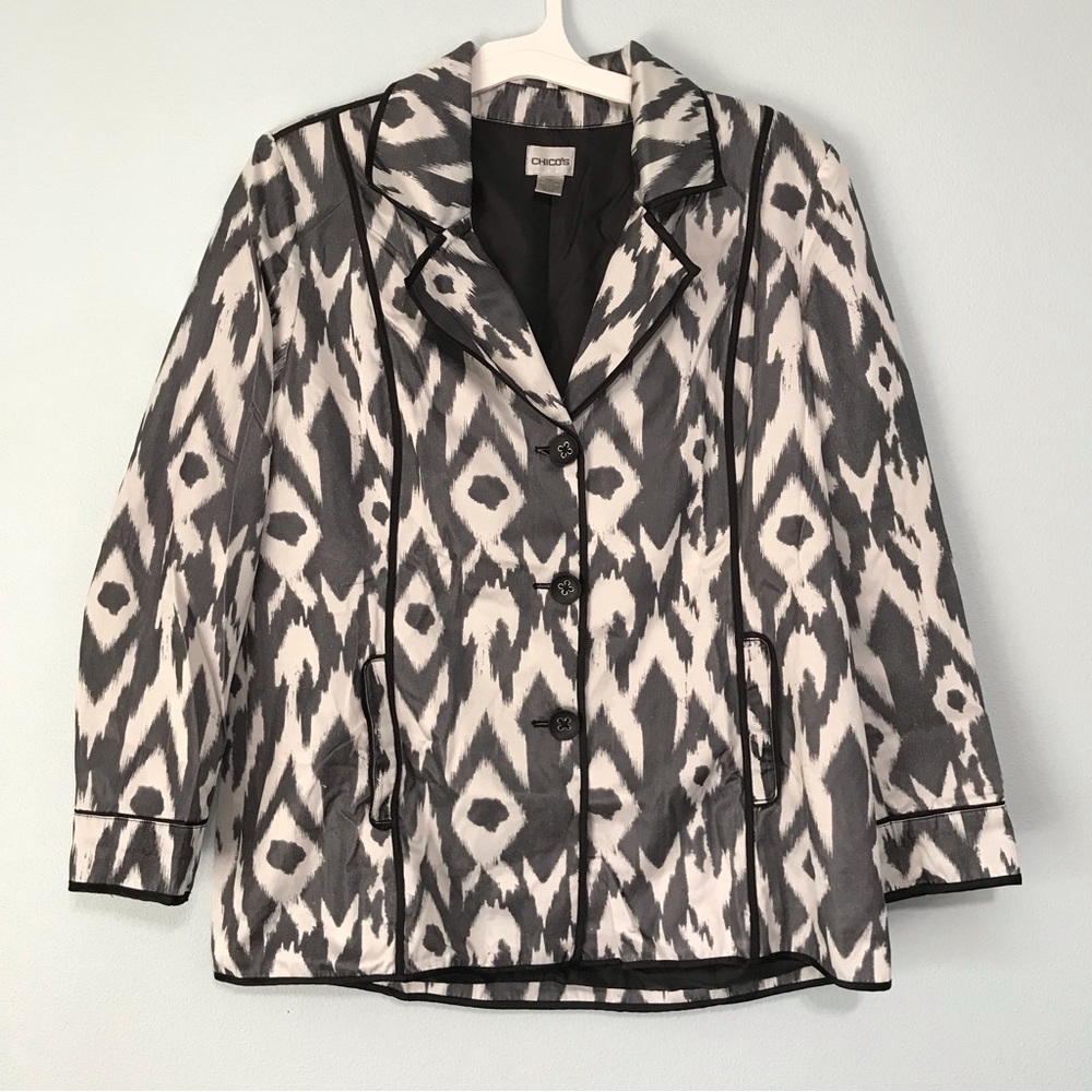 Chicos Jacket Blazer Coat Womens 2 Long Sleeve Gray White Buttons Wind Breaker